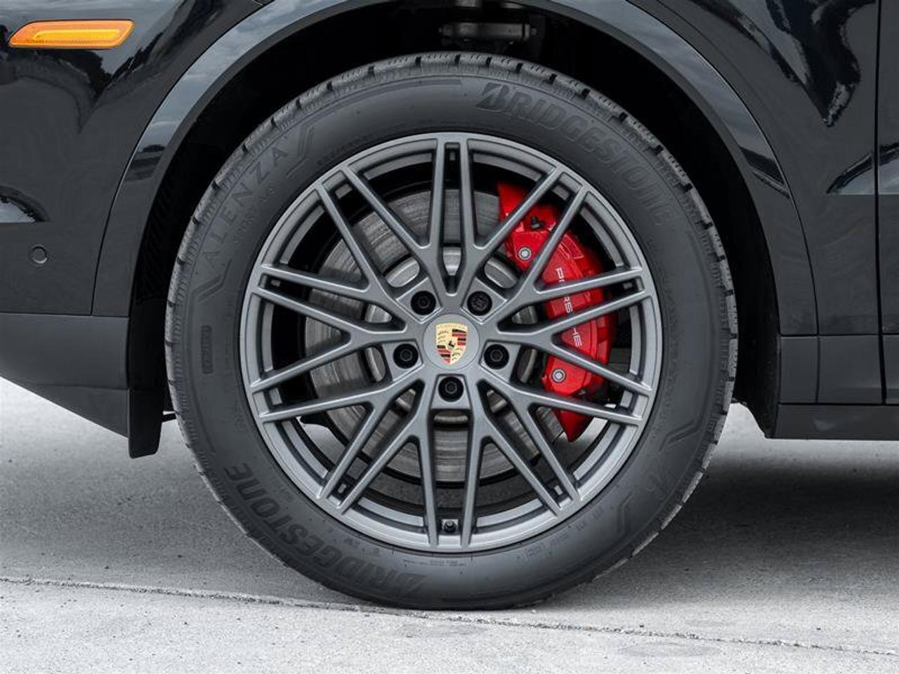 2024 Porsche Cayenne S Photo