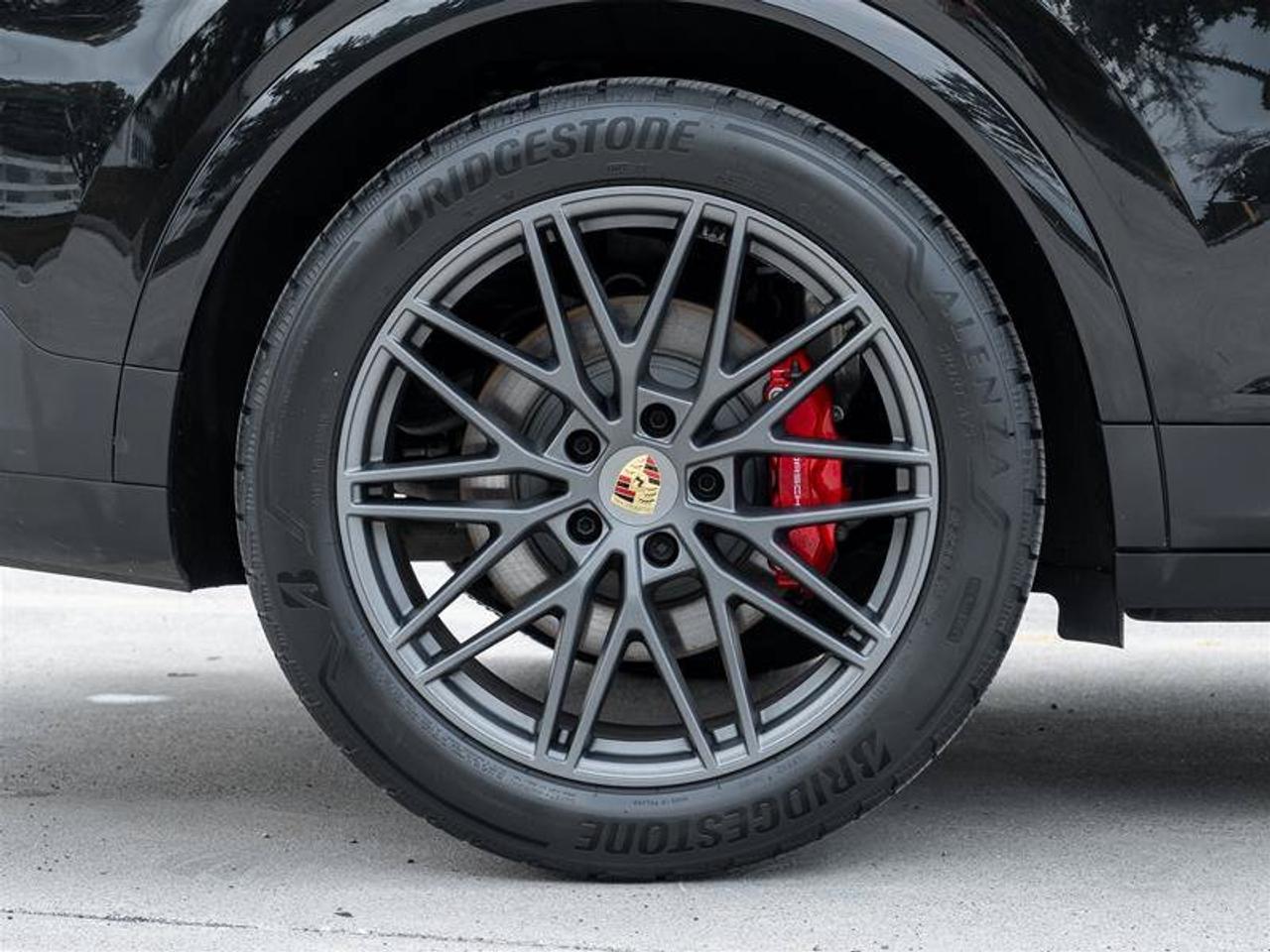 2024 Porsche Cayenne S Photo