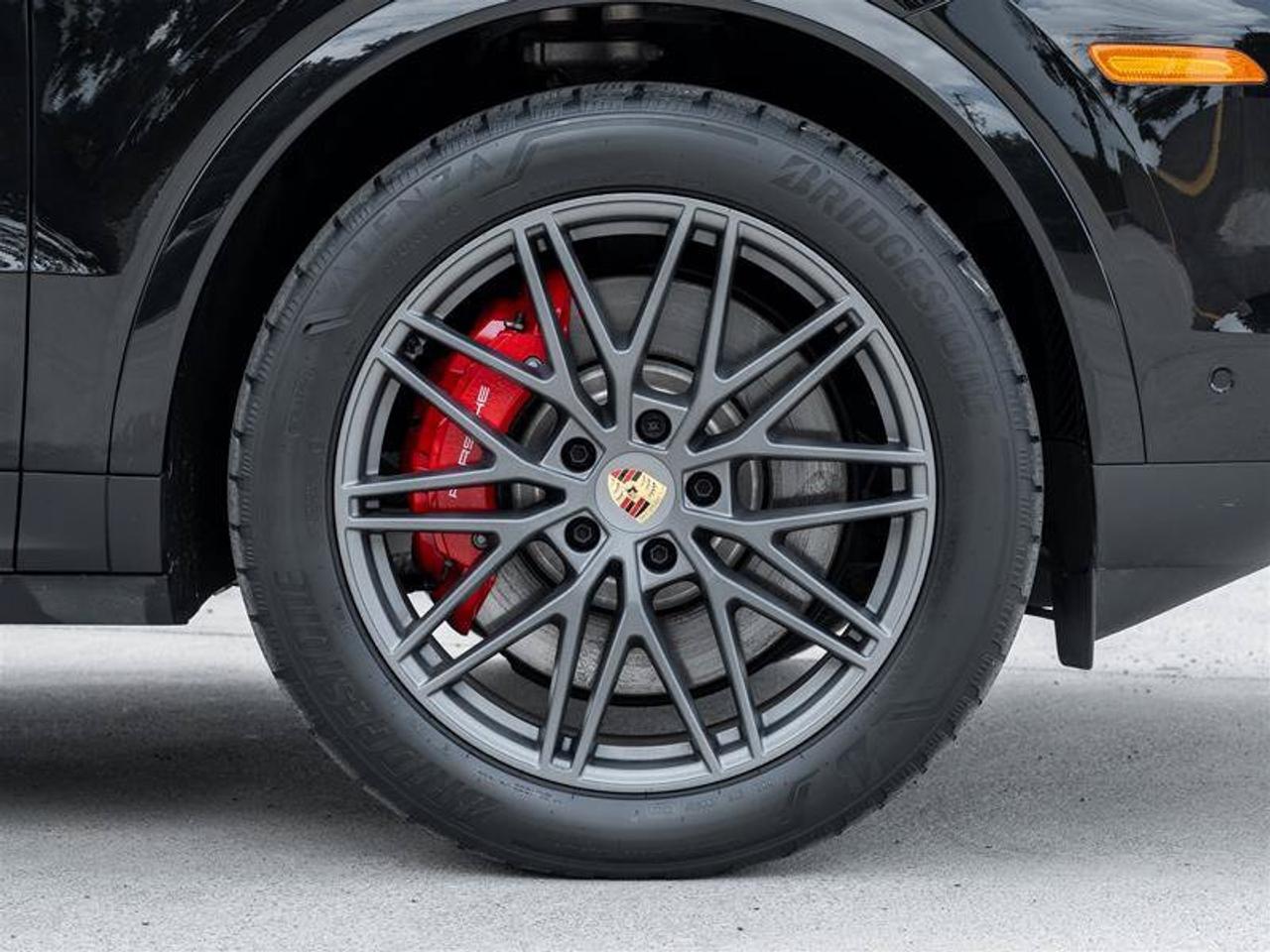 2024 Porsche Cayenne S Photo