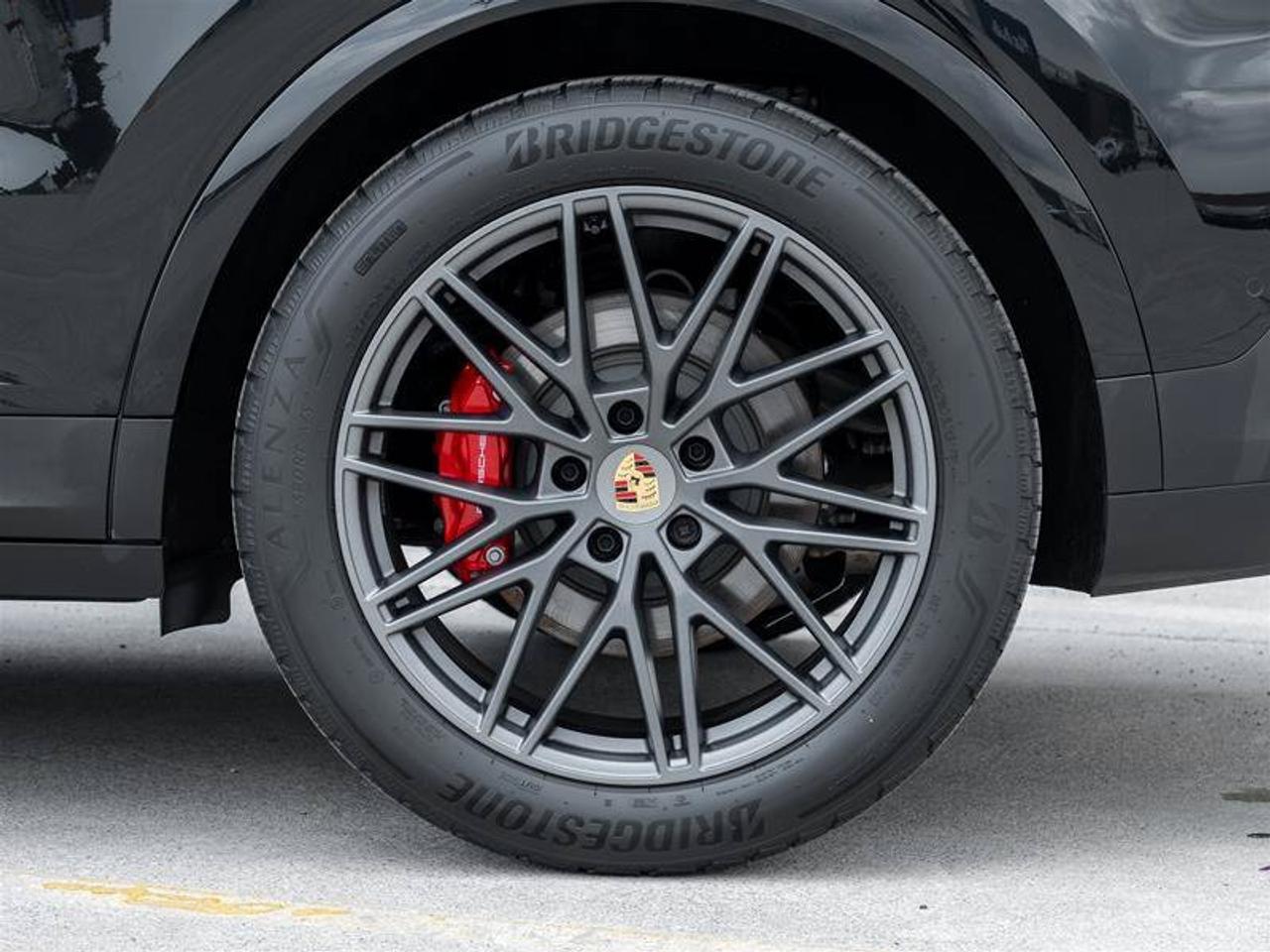 2024 Porsche Cayenne S Photo