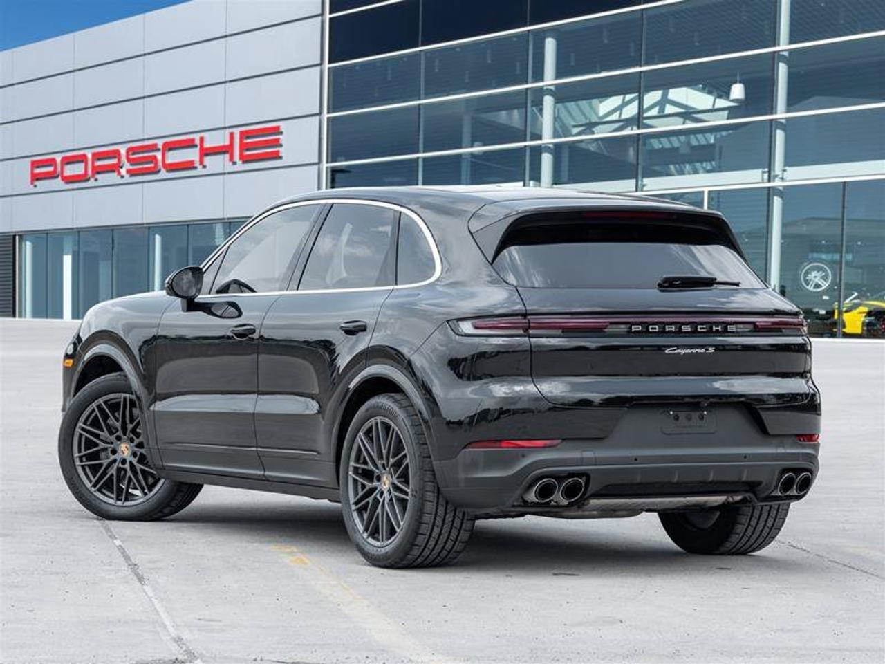 2024 Porsche Cayenne S Photo