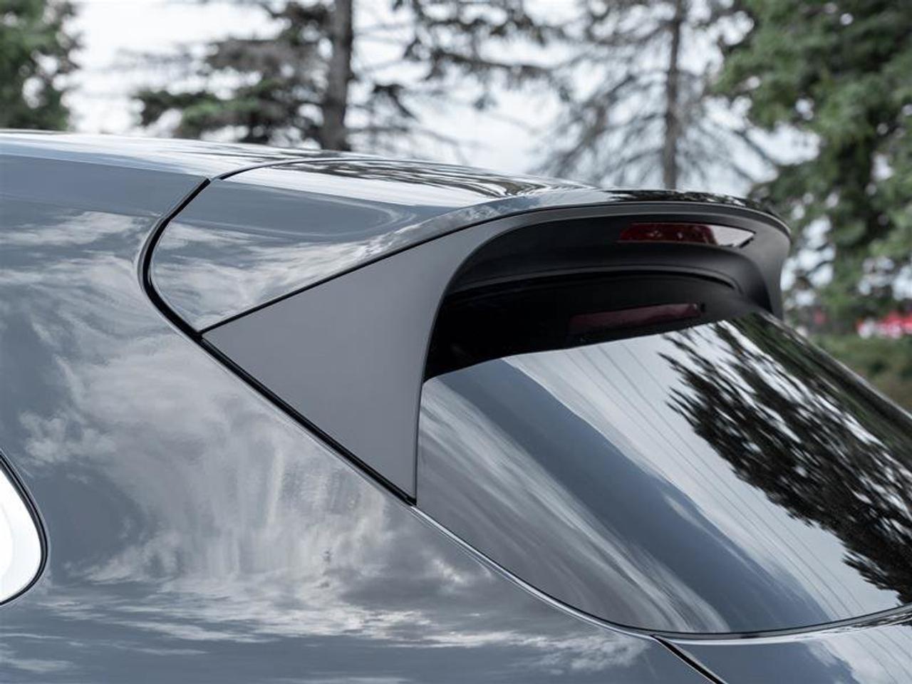 2024 Porsche Cayenne S Photo