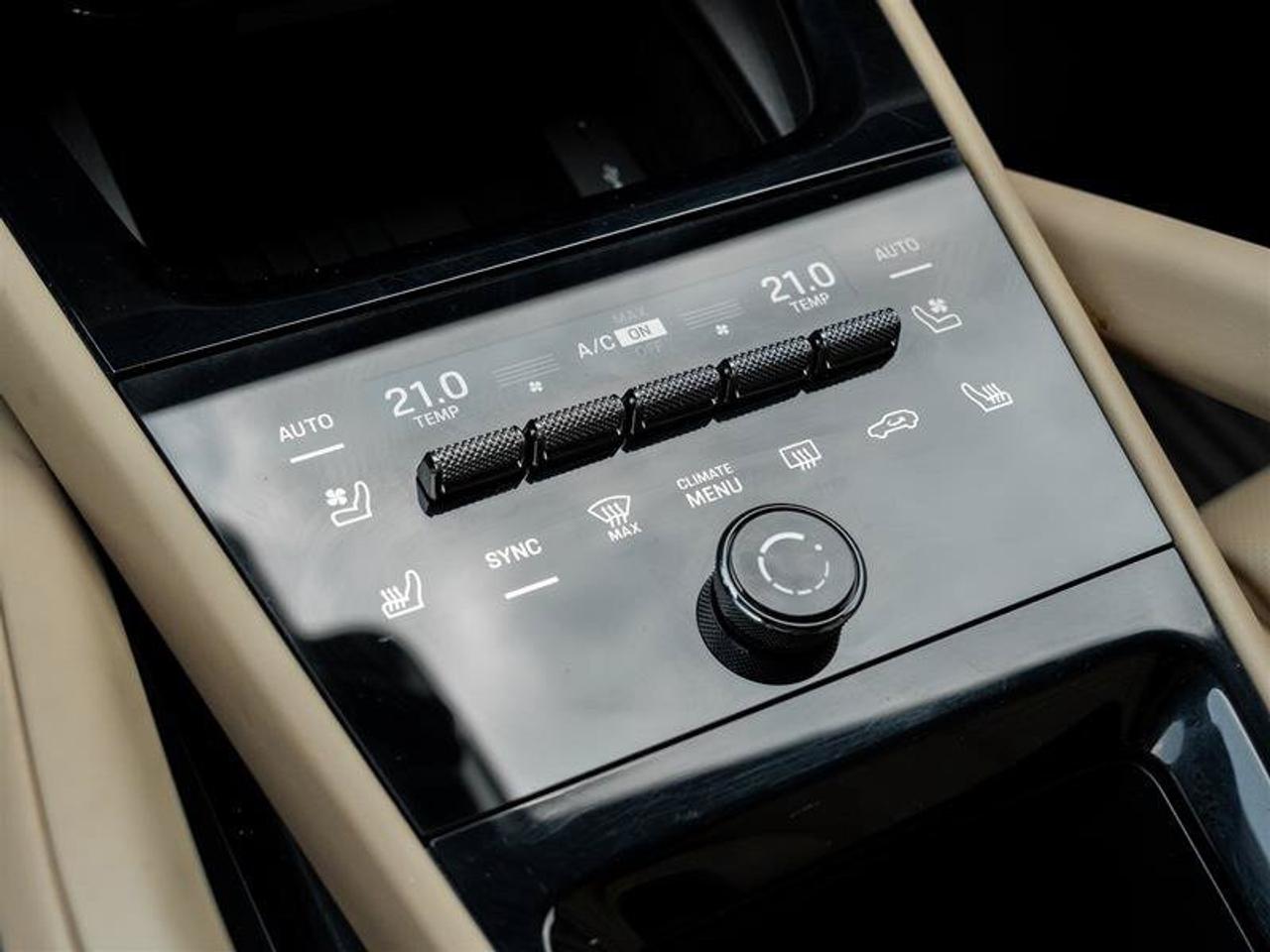 2024 Porsche Cayenne S Photo