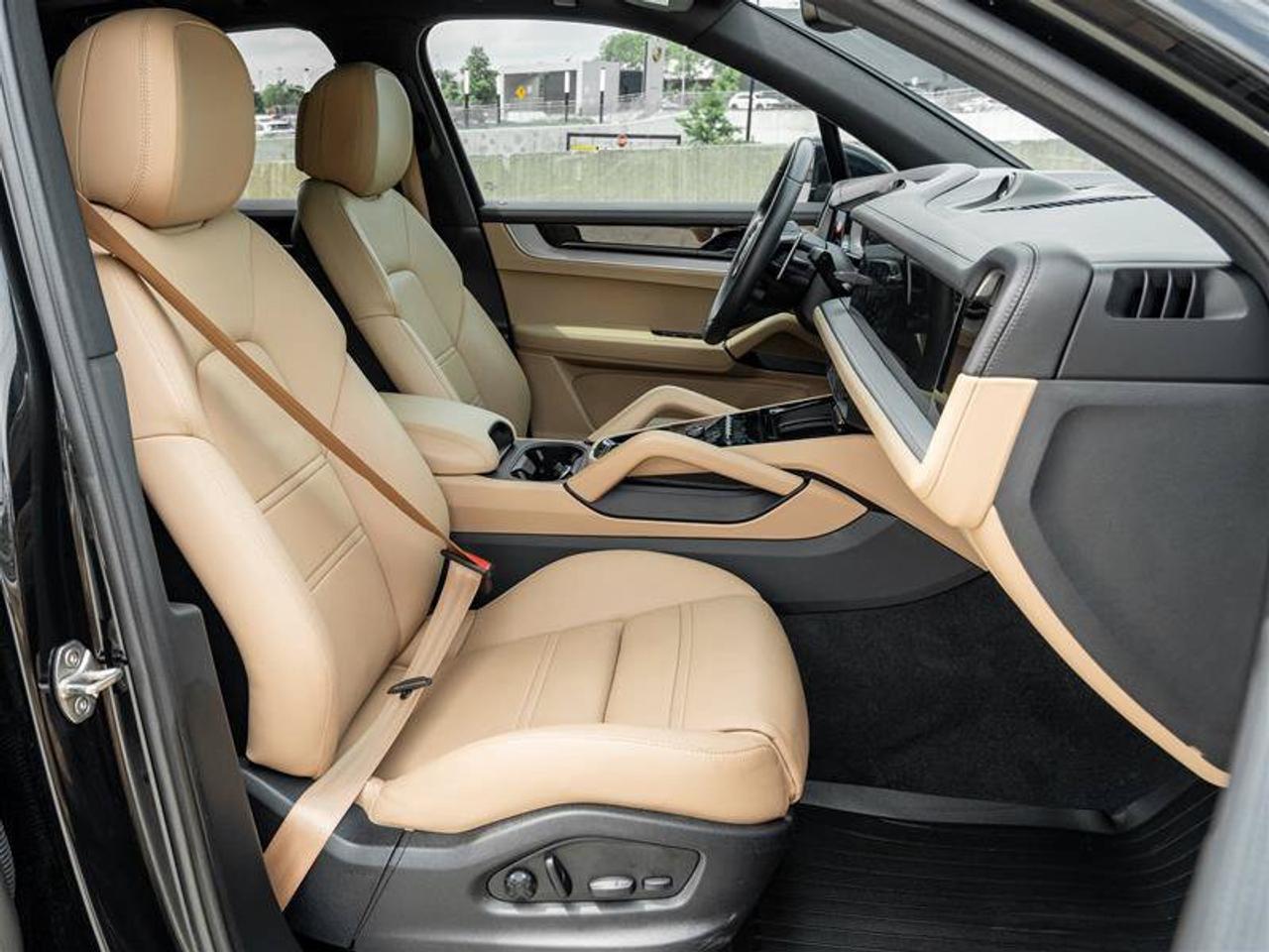 2024 Porsche Cayenne S Photo