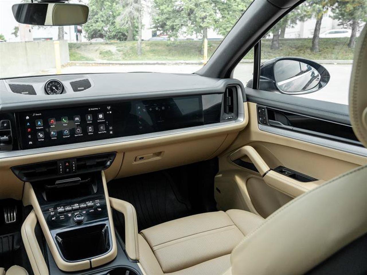 2024 Porsche Cayenne S Photo