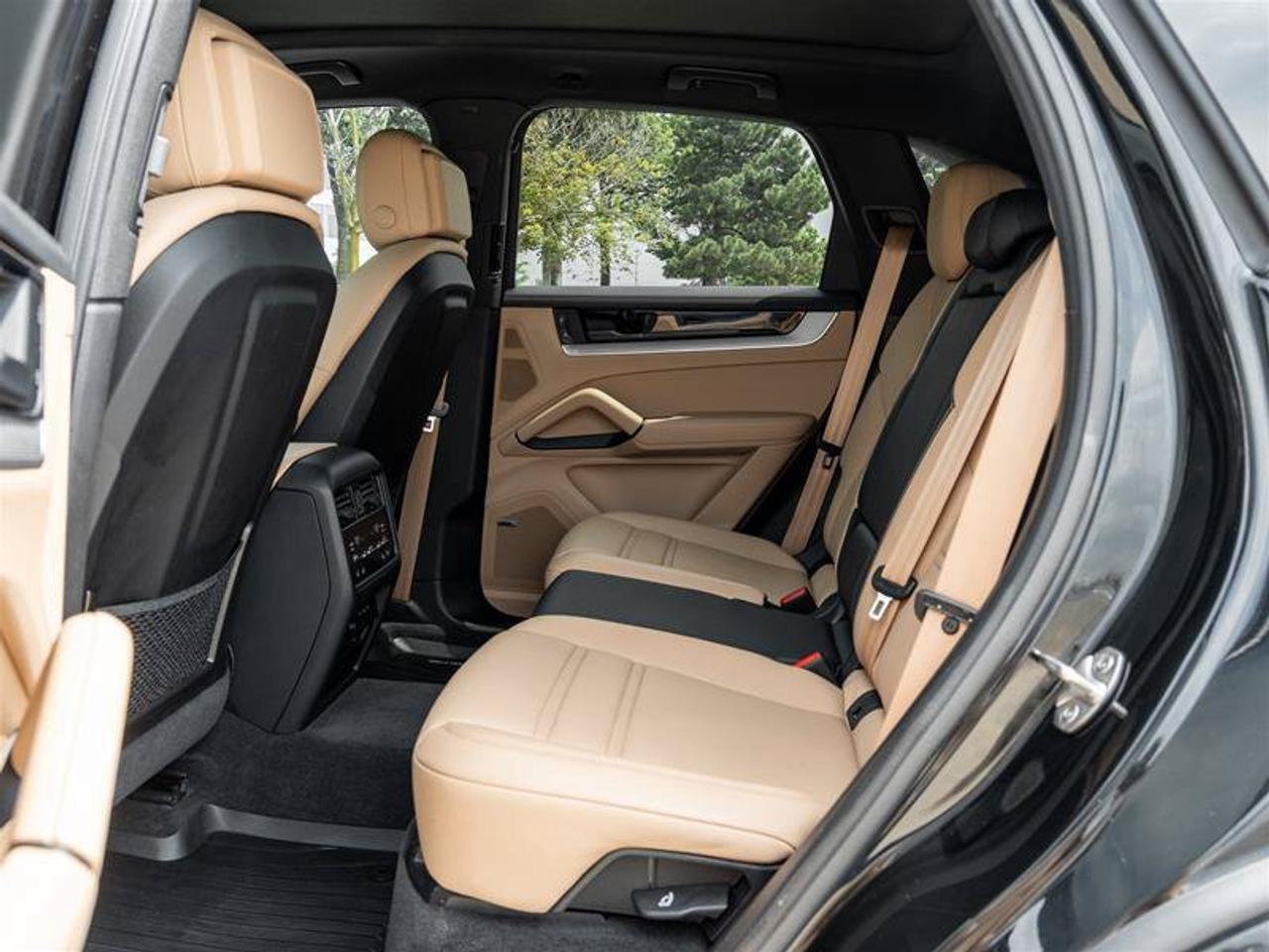 2024 Porsche Cayenne S Photo