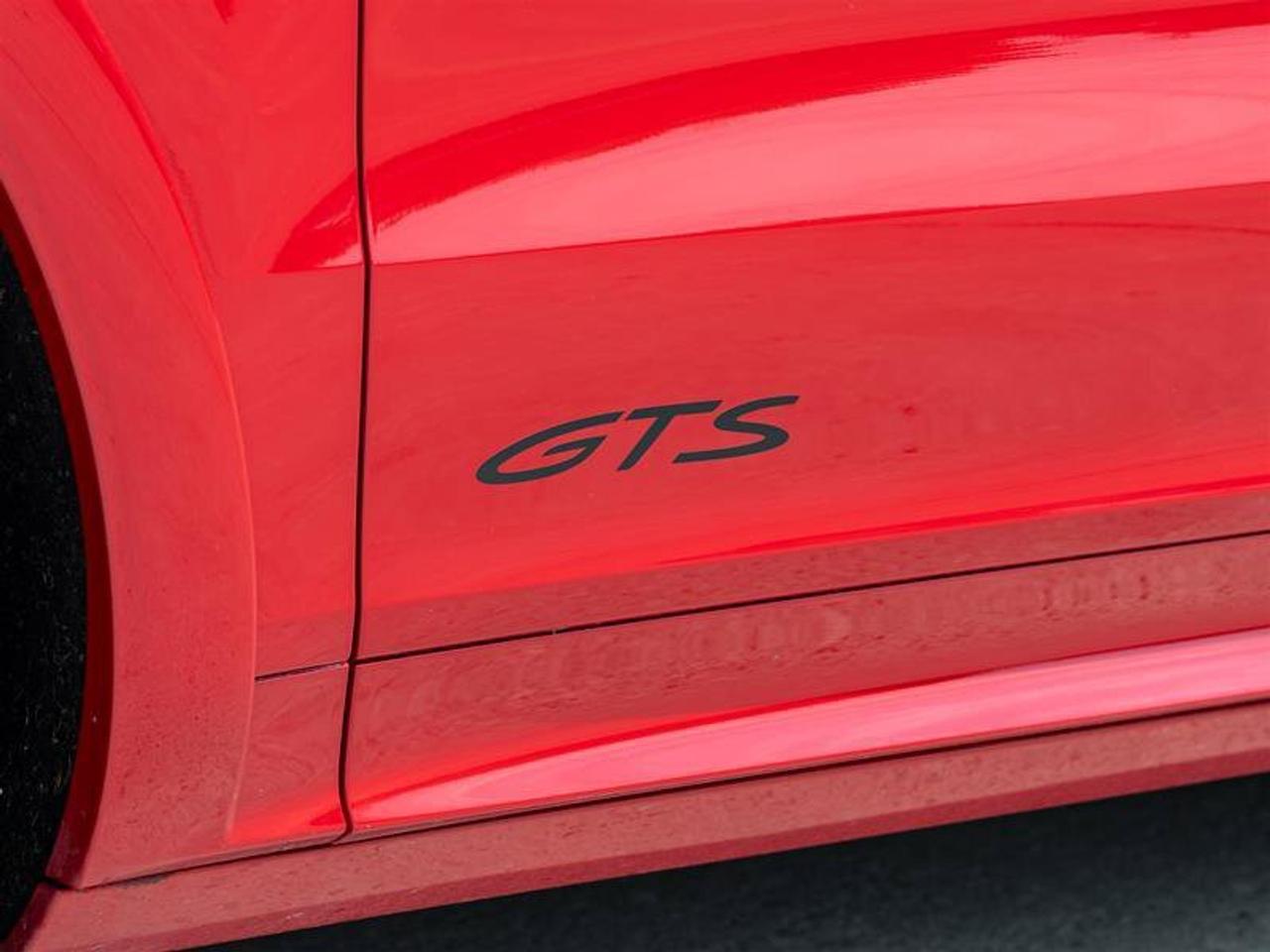 2025 Porsche Cayenne GTS Photo