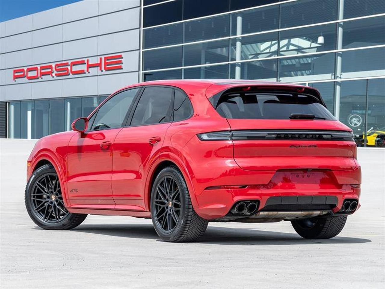 2025 Porsche Cayenne GTS Photo