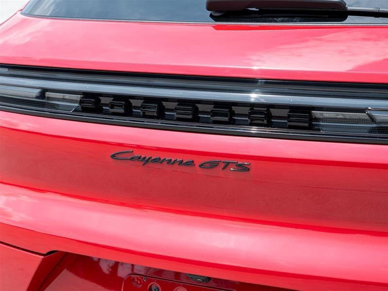 2025 Porsche Cayenne GTS Photo