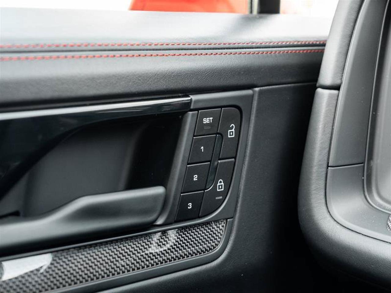2025 Porsche Cayenne GTS Photo