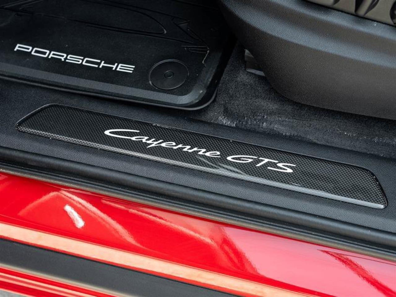 2025 Porsche Cayenne GTS Photo