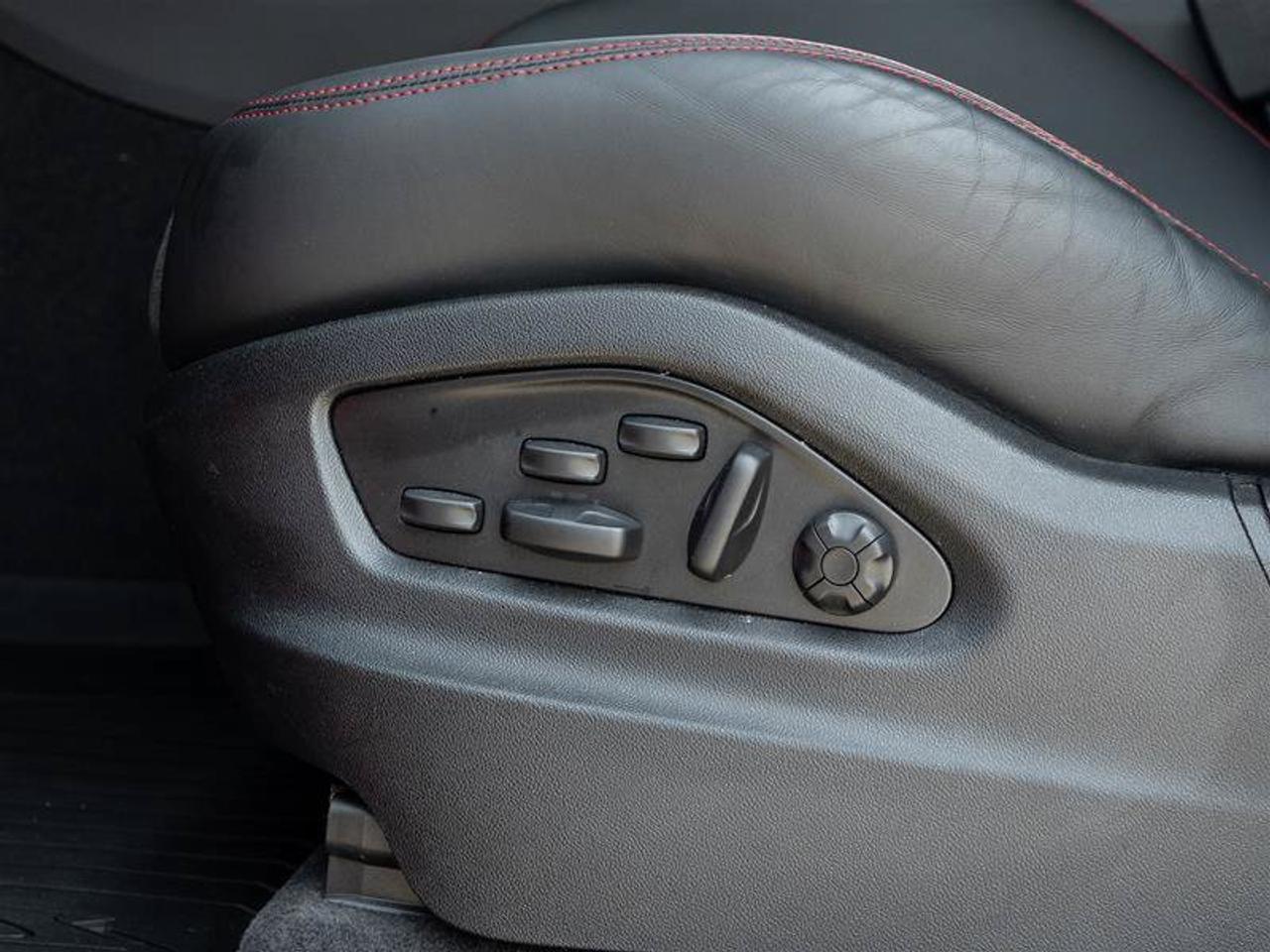 2025 Porsche Cayenne GTS Photo