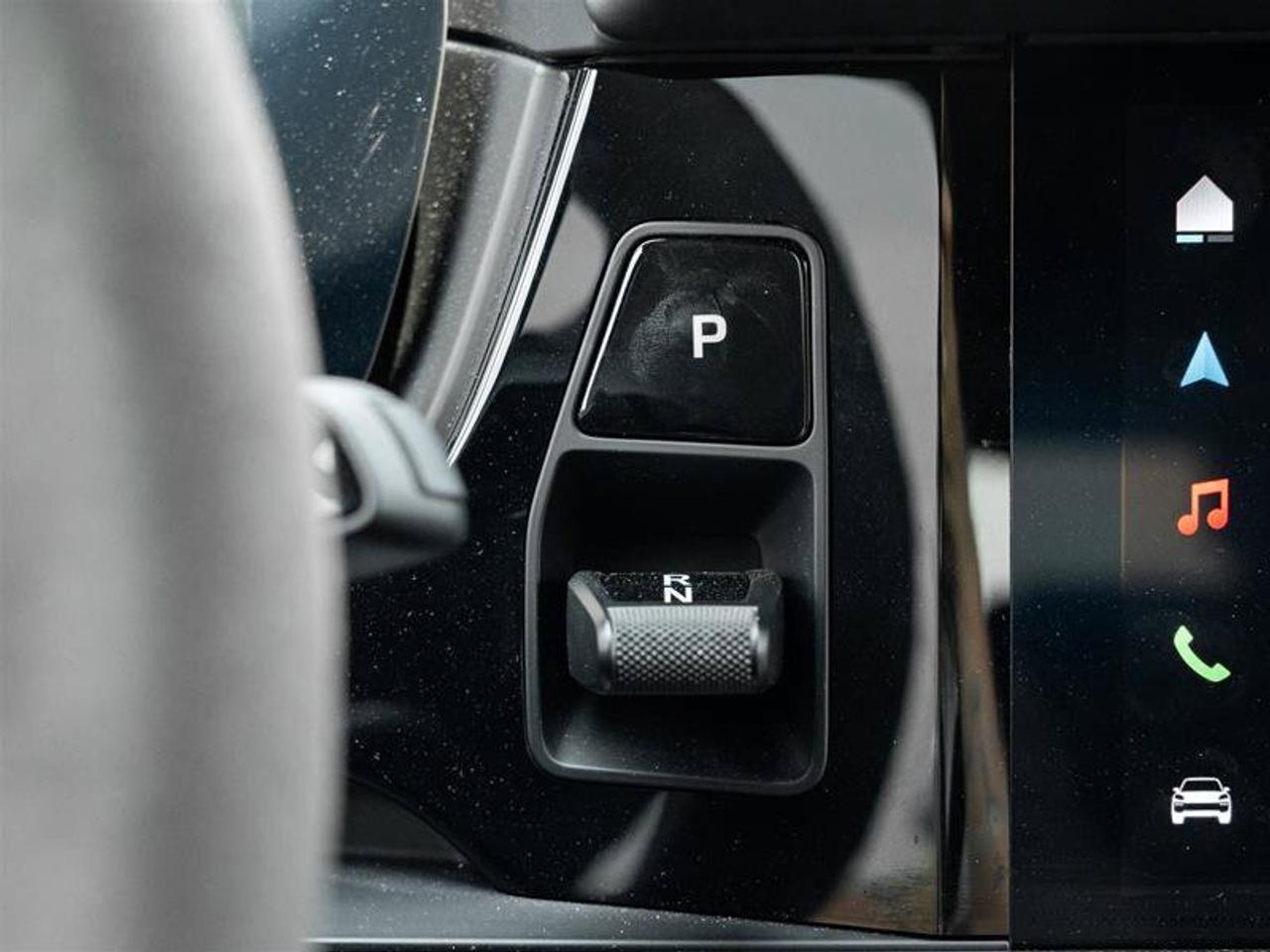 2025 Porsche Cayenne GTS Photo