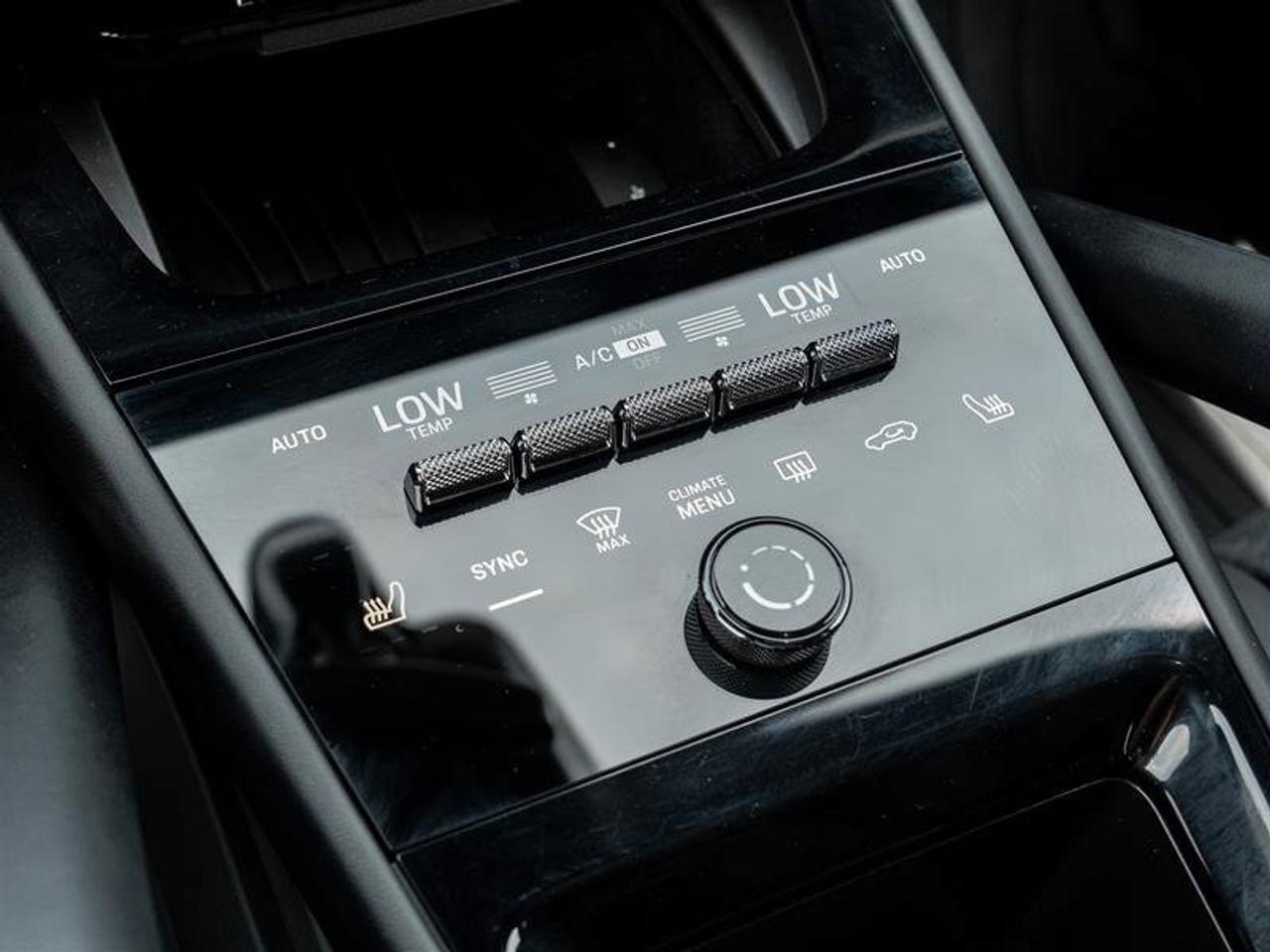 2025 Porsche Cayenne GTS Photo