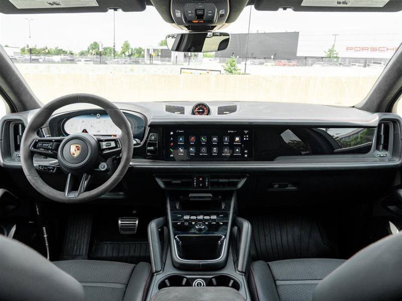 2025 Porsche Cayenne GTS Photo