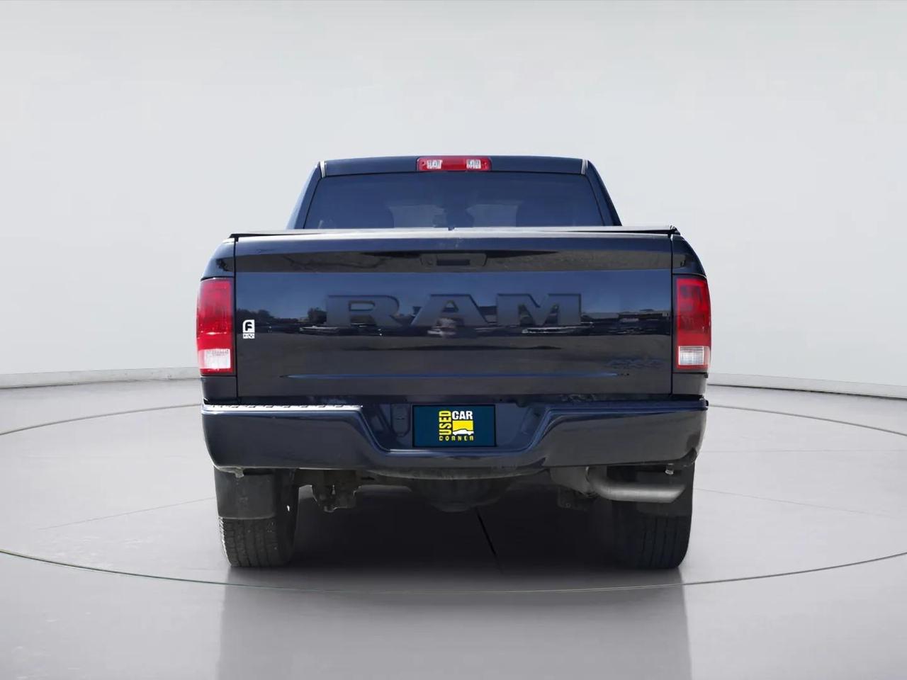 2023 RAM 1500 Classic : Apple Car Play, R.Cam, Night Edition Photo