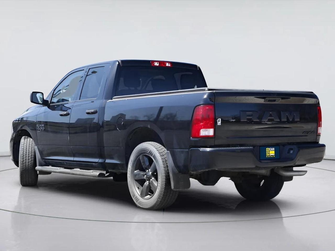 2023 RAM 1500 Classic : Apple Car Play, R.Cam, Night Edition Photo