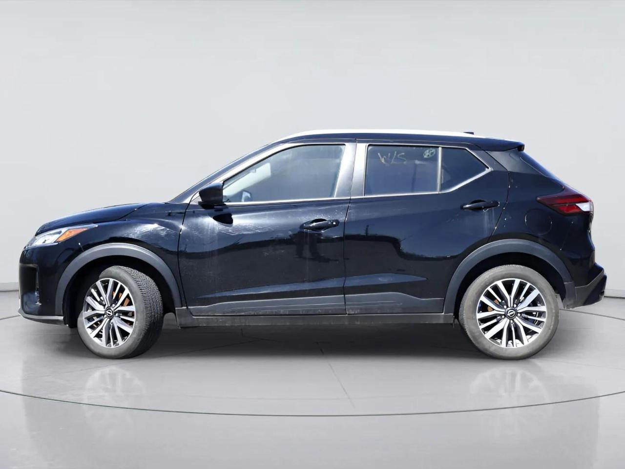 2024 Nissan Kicks SV Photo4