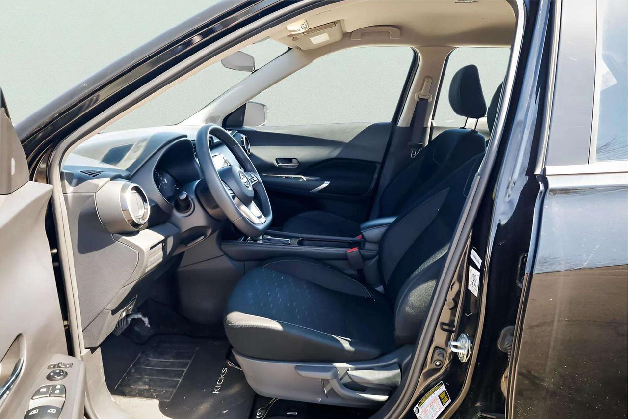 2024 Nissan Kicks SV Photo