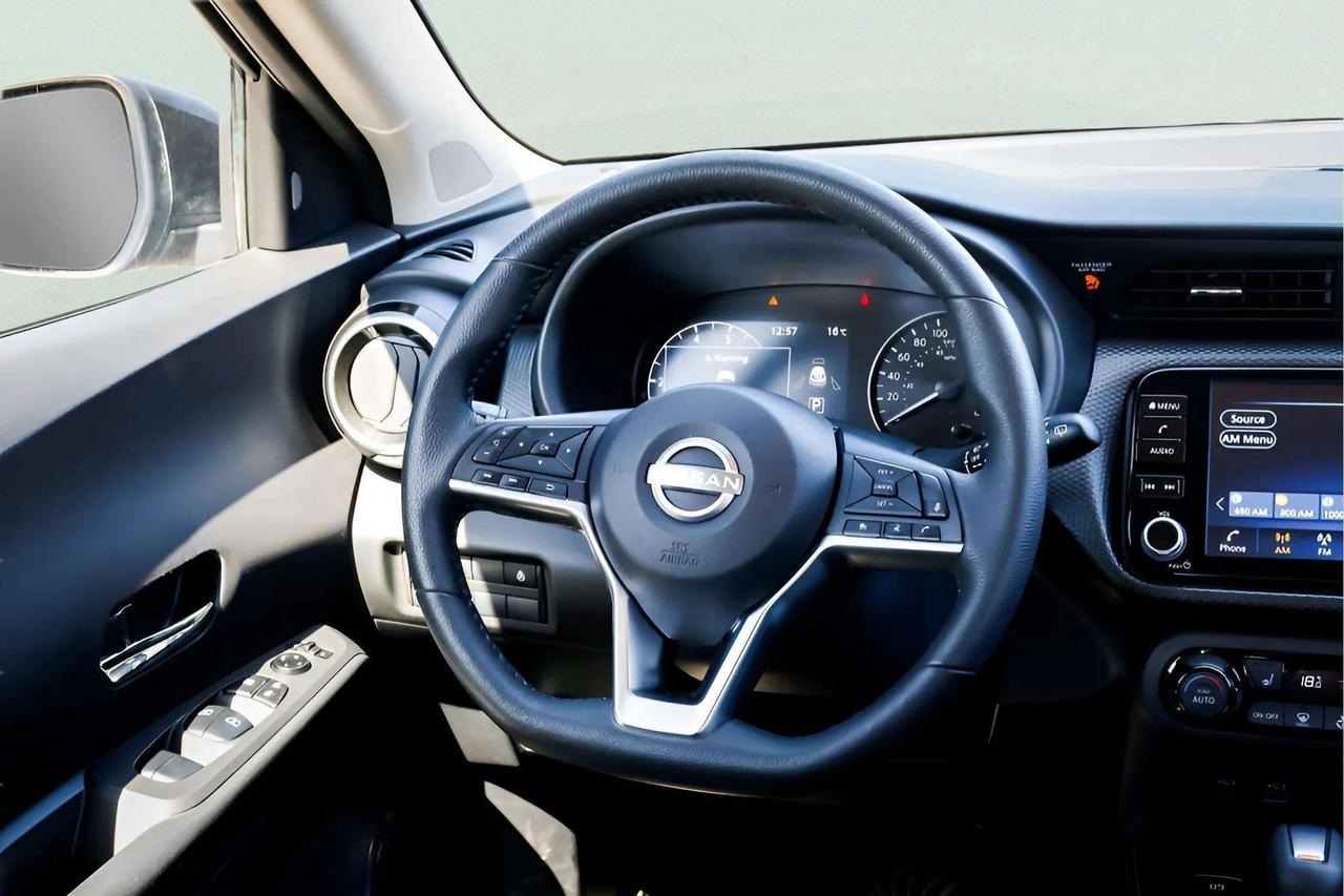 2024 Nissan Kicks SV Photo