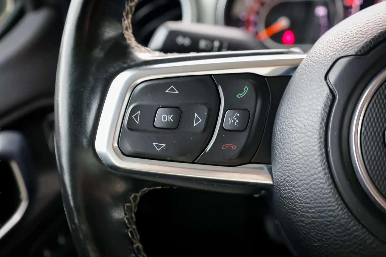 2022 Jeep Wrangler : Nav. Apple Car Play, Htd Seats, Htd Steering Photo