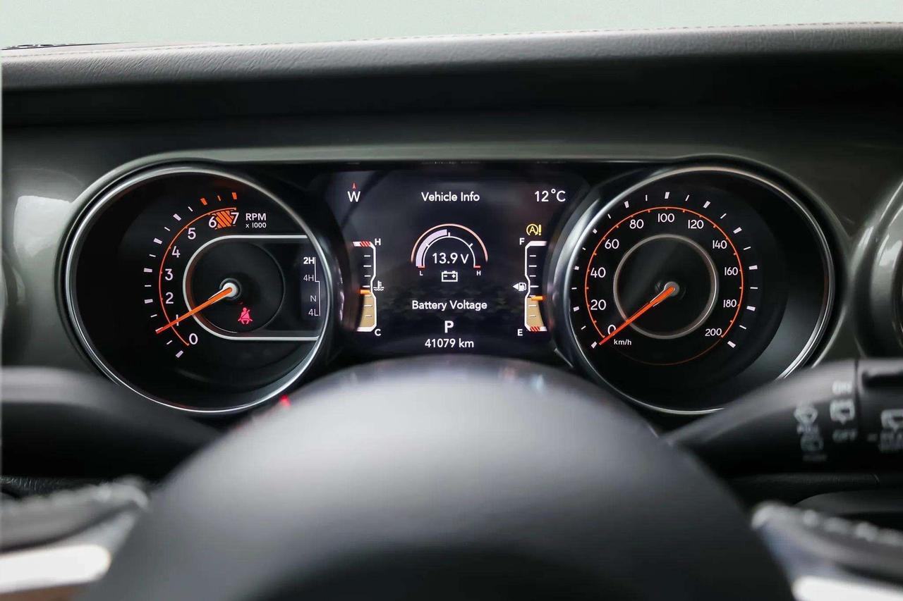 2022 Jeep Wrangler : Nav. Apple Car Play, Htd Seats, Htd Steering Photo