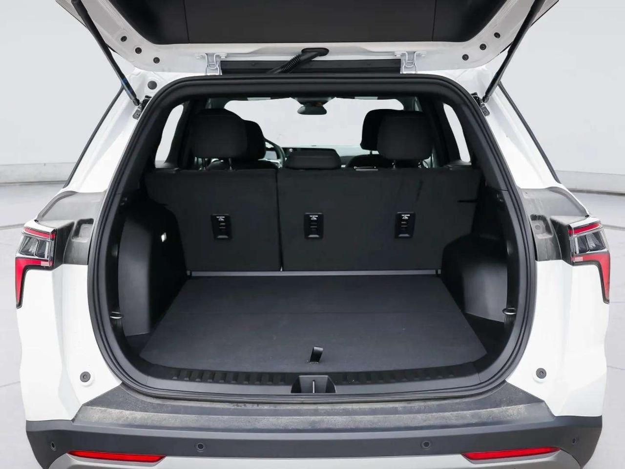 2026 Chevrolet Equinox : Apple Car Play, Htd Seats, Htd Steering Photo