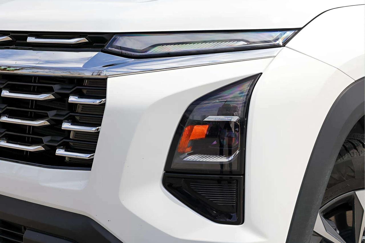 2026 Chevrolet Equinox : Apple Car Play, Htd Seats, Htd Steering Photo