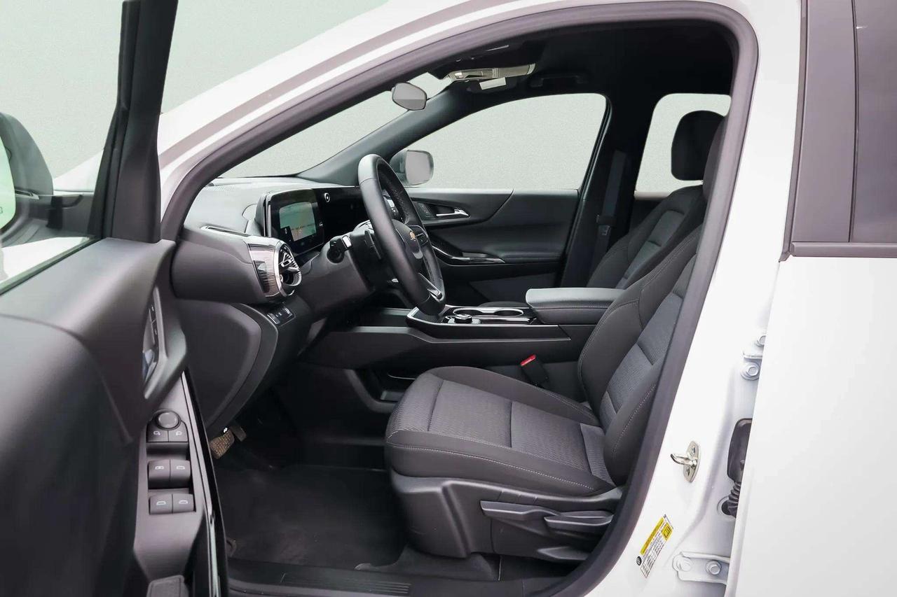 2026 Chevrolet Equinox : Apple Car Play, Htd Seats, Htd Steering Photo