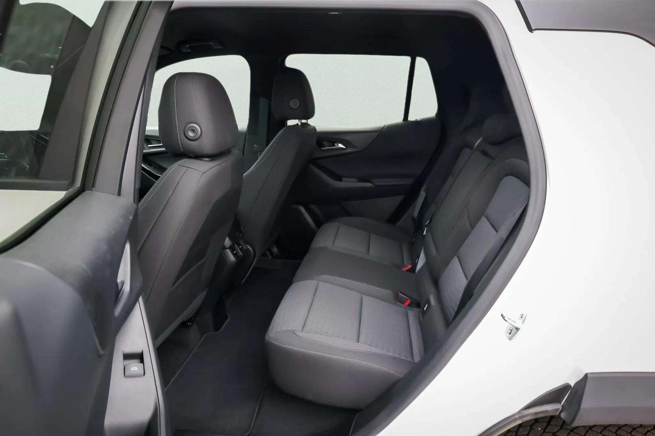 2026 Chevrolet Equinox : Apple Car Play, Htd Seats, Htd Steering Photo