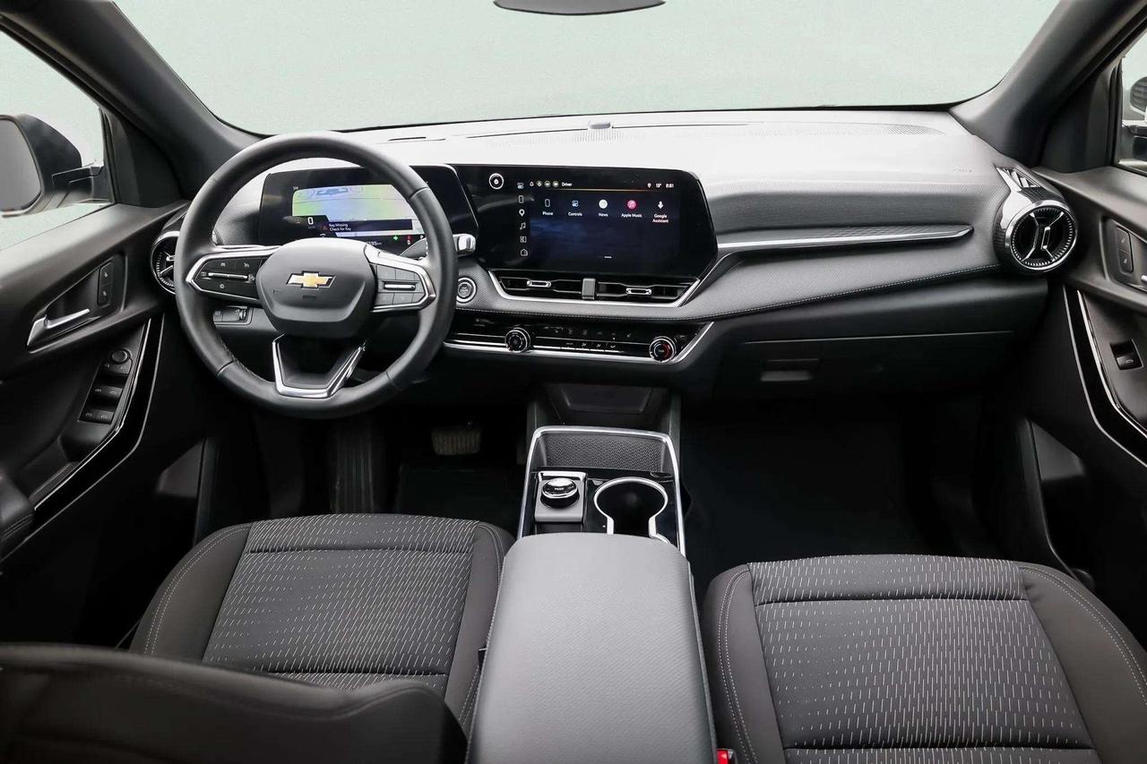 2026 Chevrolet Equinox : Apple Car Play, Htd Seats, Htd Steering Photo
