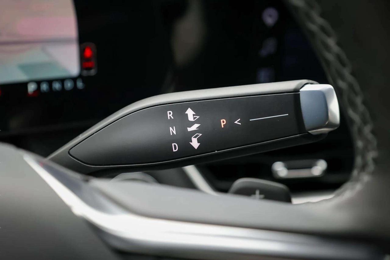 2026 Chevrolet Equinox : Apple Car Play, Htd Seats, Htd Steering Photo