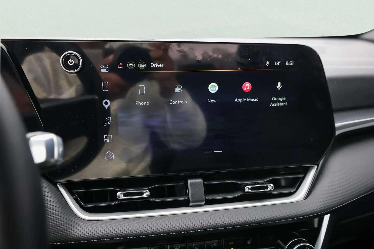 2026 Chevrolet Equinox : Apple Car Play, Htd Seats, Htd Steering Photo