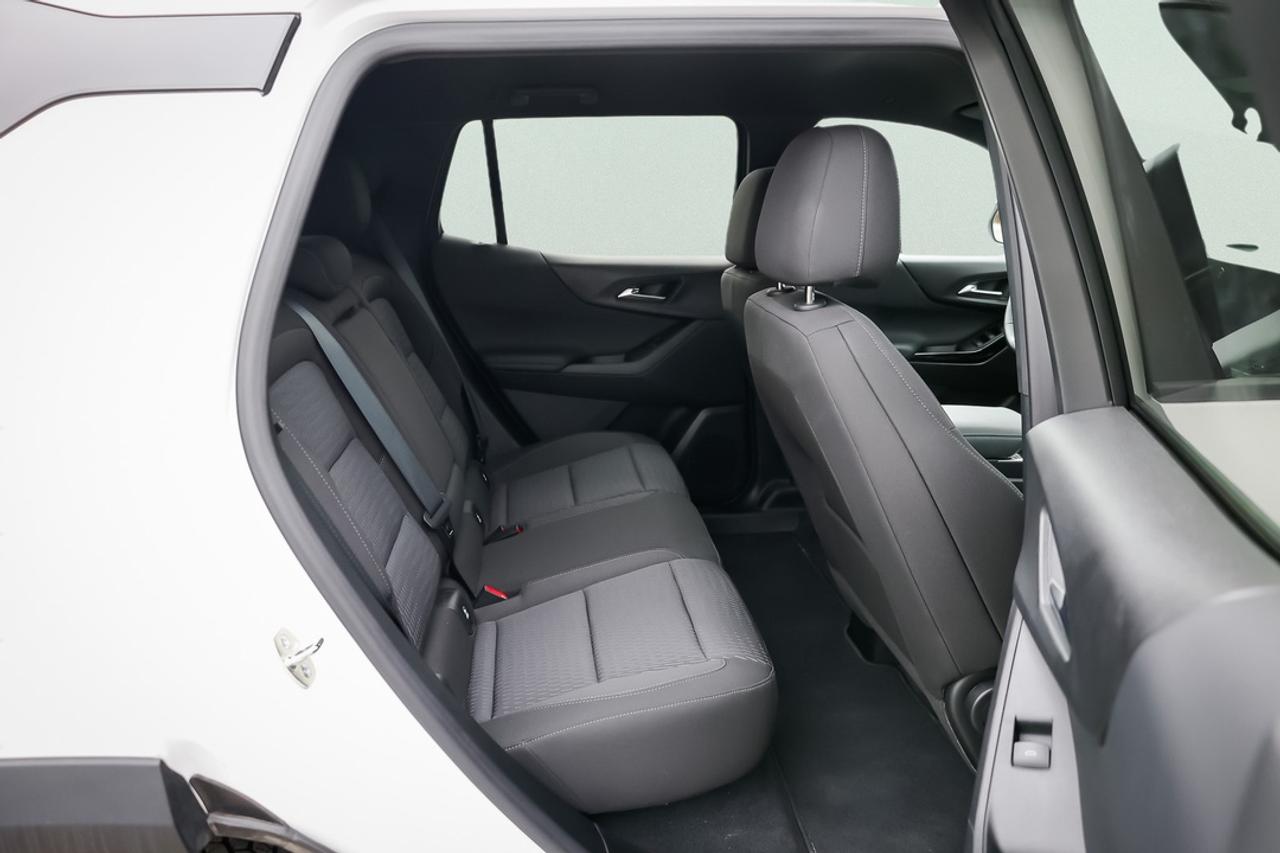 2026 Chevrolet Equinox : Apple Car Play, Htd Seats, Htd Steering Photo