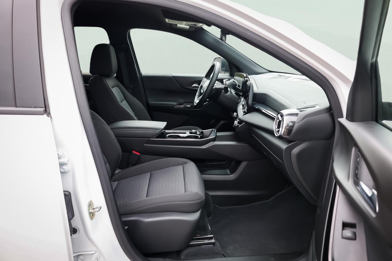 2026 Chevrolet Equinox : Apple Car Play, Htd Seats, Htd Steering Photo