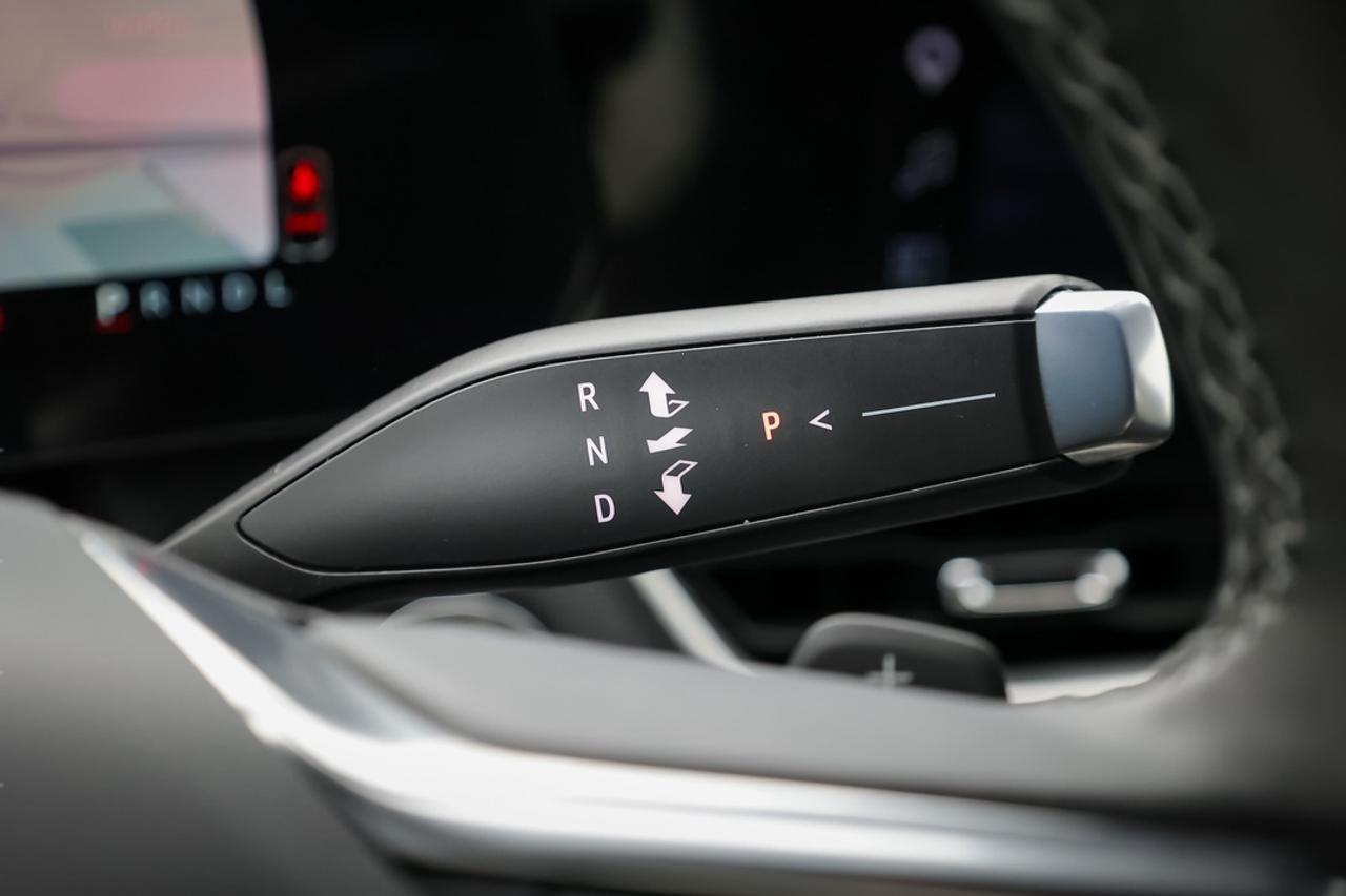 2026 Chevrolet Equinox : Apple Car Play, Htd Seats, Htd Steering Photo