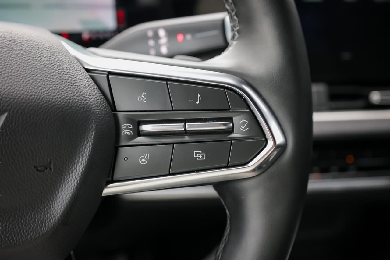 2026 Chevrolet Equinox : Apple Car Play, Htd Seats, Htd Steering Photo