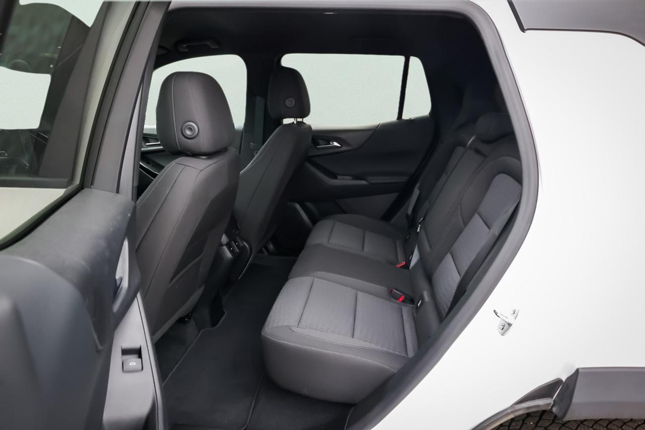 2026 Chevrolet Equinox : Apple Car Play, Htd Seats, Htd Steering Photo