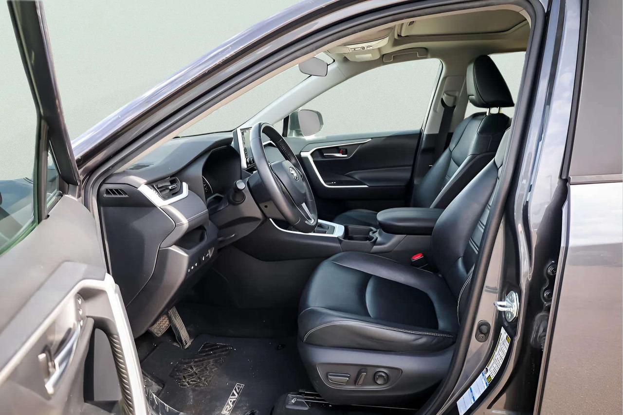 2021 Toyota RAV4 XLE AWD 2.5L Photo