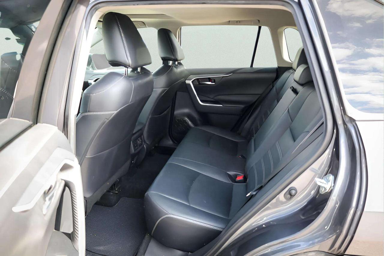 2021 Toyota RAV4 XLE AWD 2.5L Photo