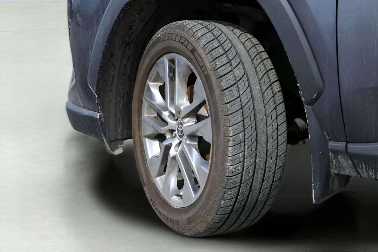 2021 Toyota RAV4 XLE AWD 2.5L Photo