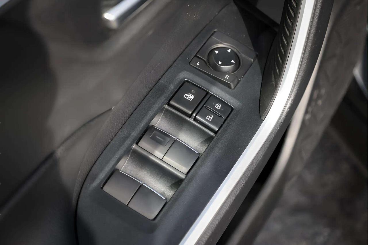 2021 Toyota RAV4 XLE AWD 2.5L Photo