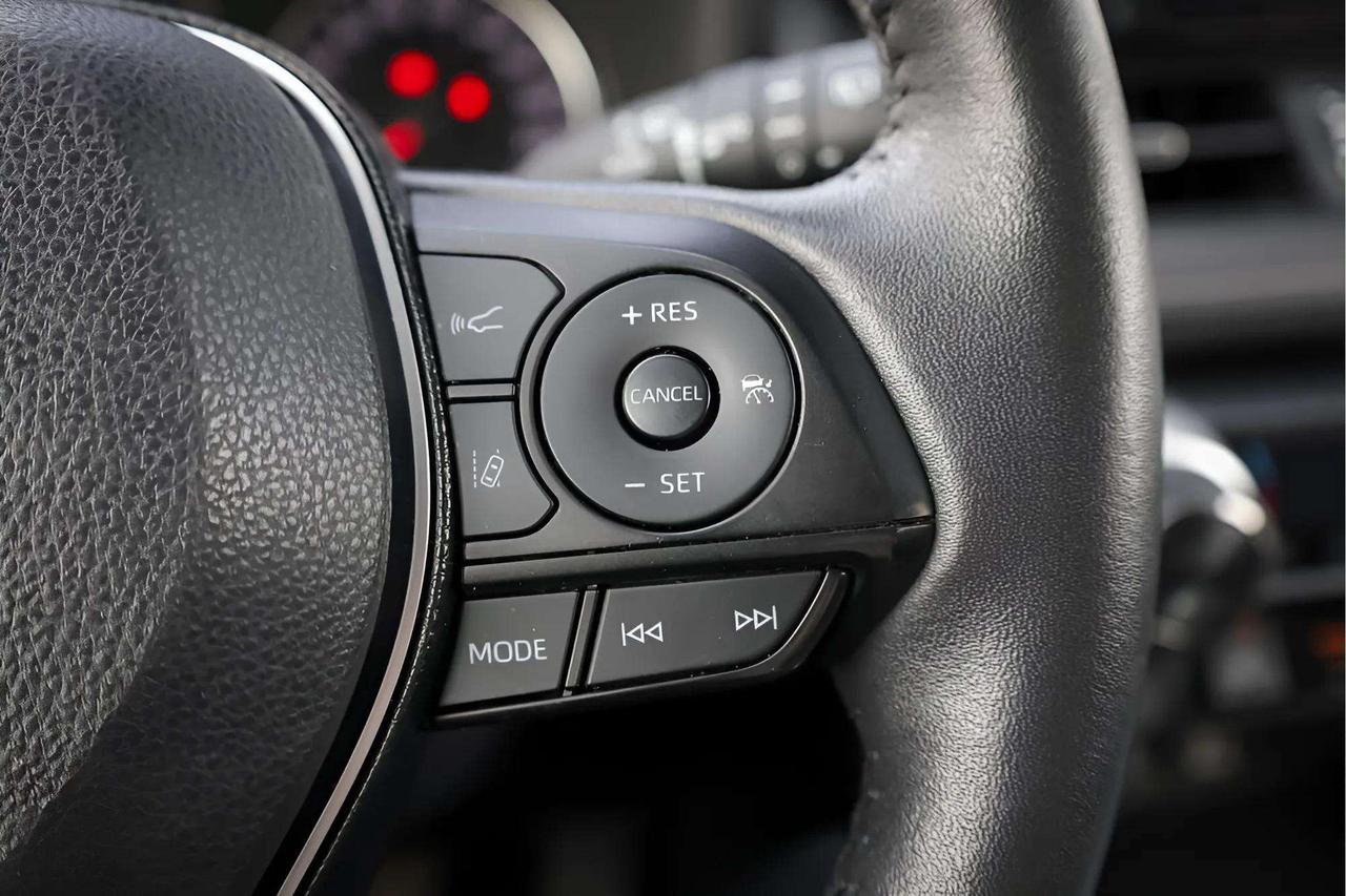 2021 Toyota RAV4 XLE AWD 2.5L Photo