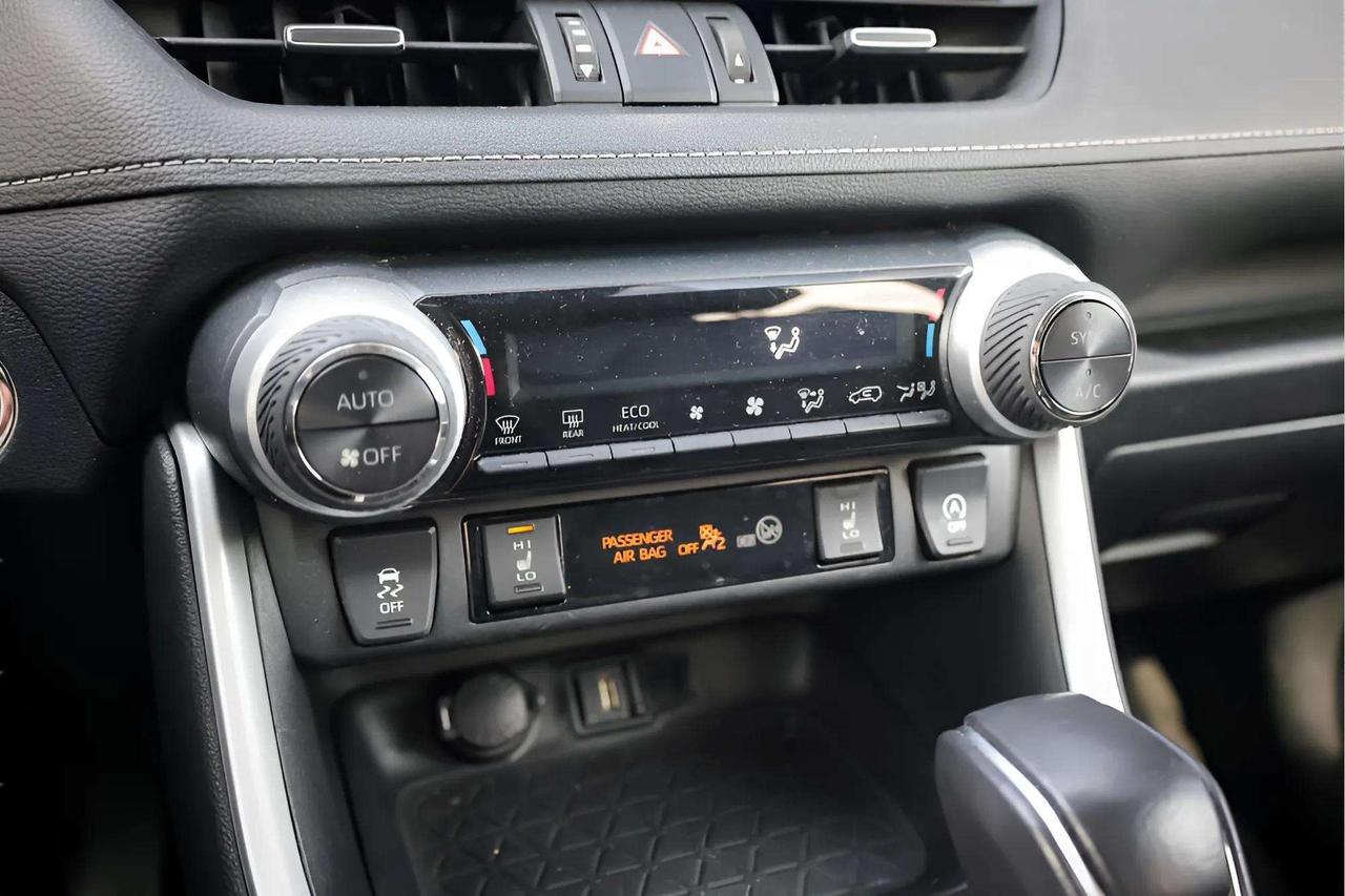 2021 Toyota RAV4 XLE AWD 2.5L Photo