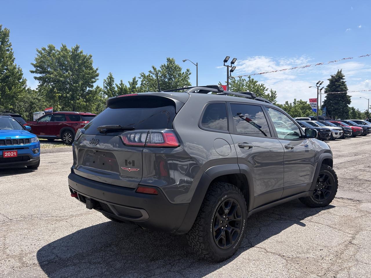 2019 Jeep Cherokee Trailhawk Elite w./ Pano Roof, Power Liftgate Photo