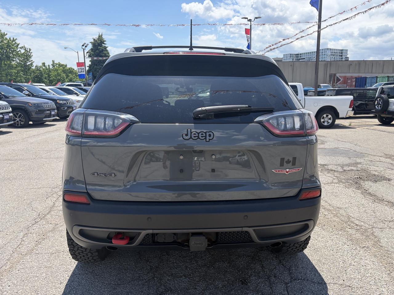 2019 Jeep Cherokee Trailhawk Elite w./ Pano Roof, Power Liftgate Photo4