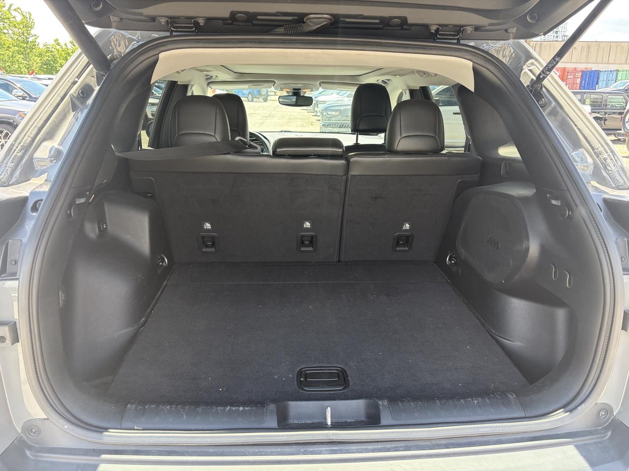 2019 Jeep Cherokee Trailhawk Elite w./ Pano Roof, Power Liftgate Photo