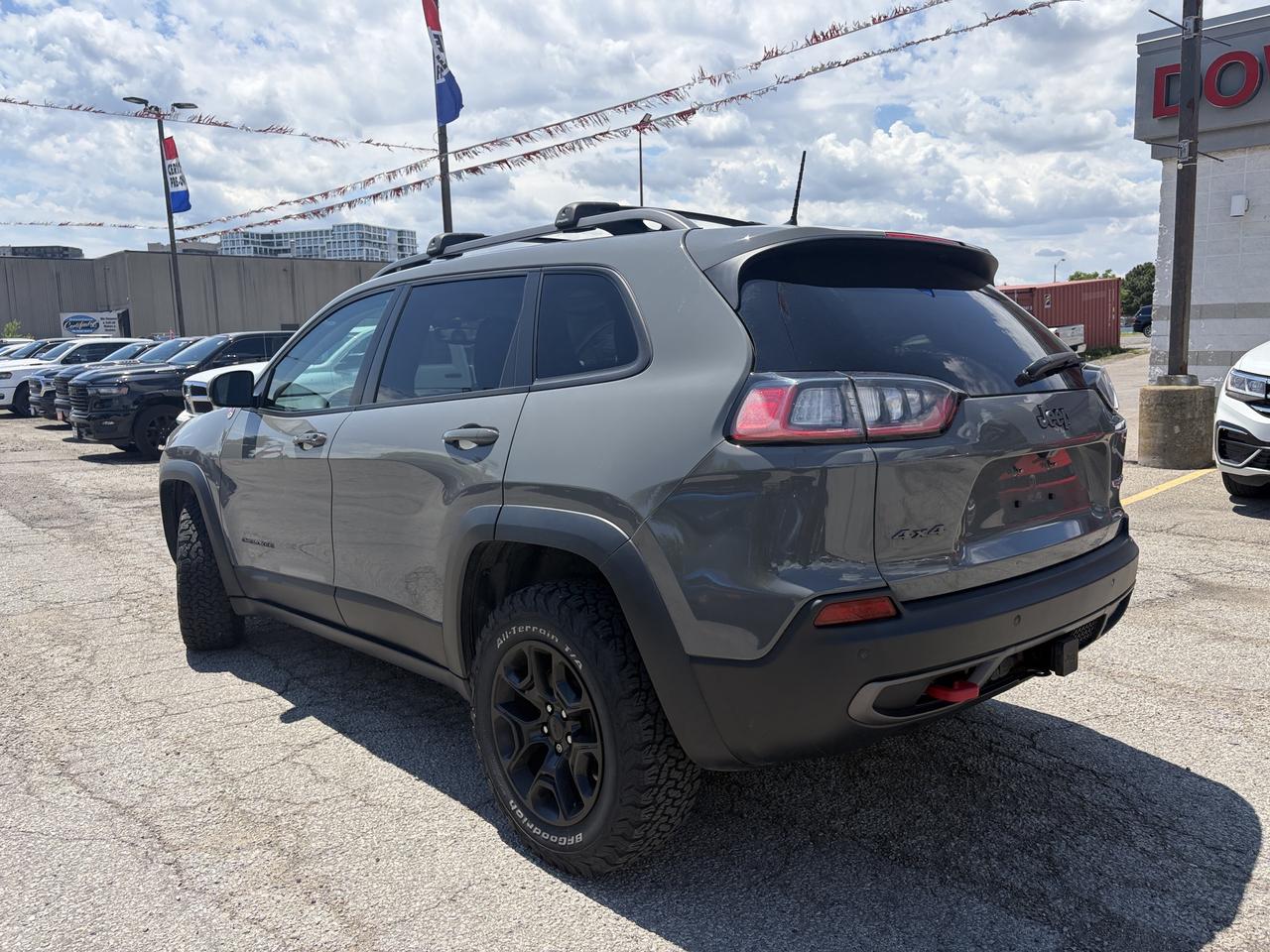 2019 Jeep Cherokee Trailhawk Elite w./ Pano Roof, Power Liftgate Photo