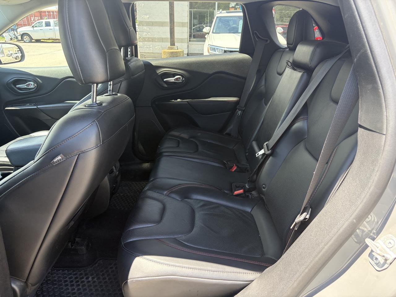 2019 Jeep Cherokee Trailhawk Elite w./ Pano Roof, Power Liftgate Photo