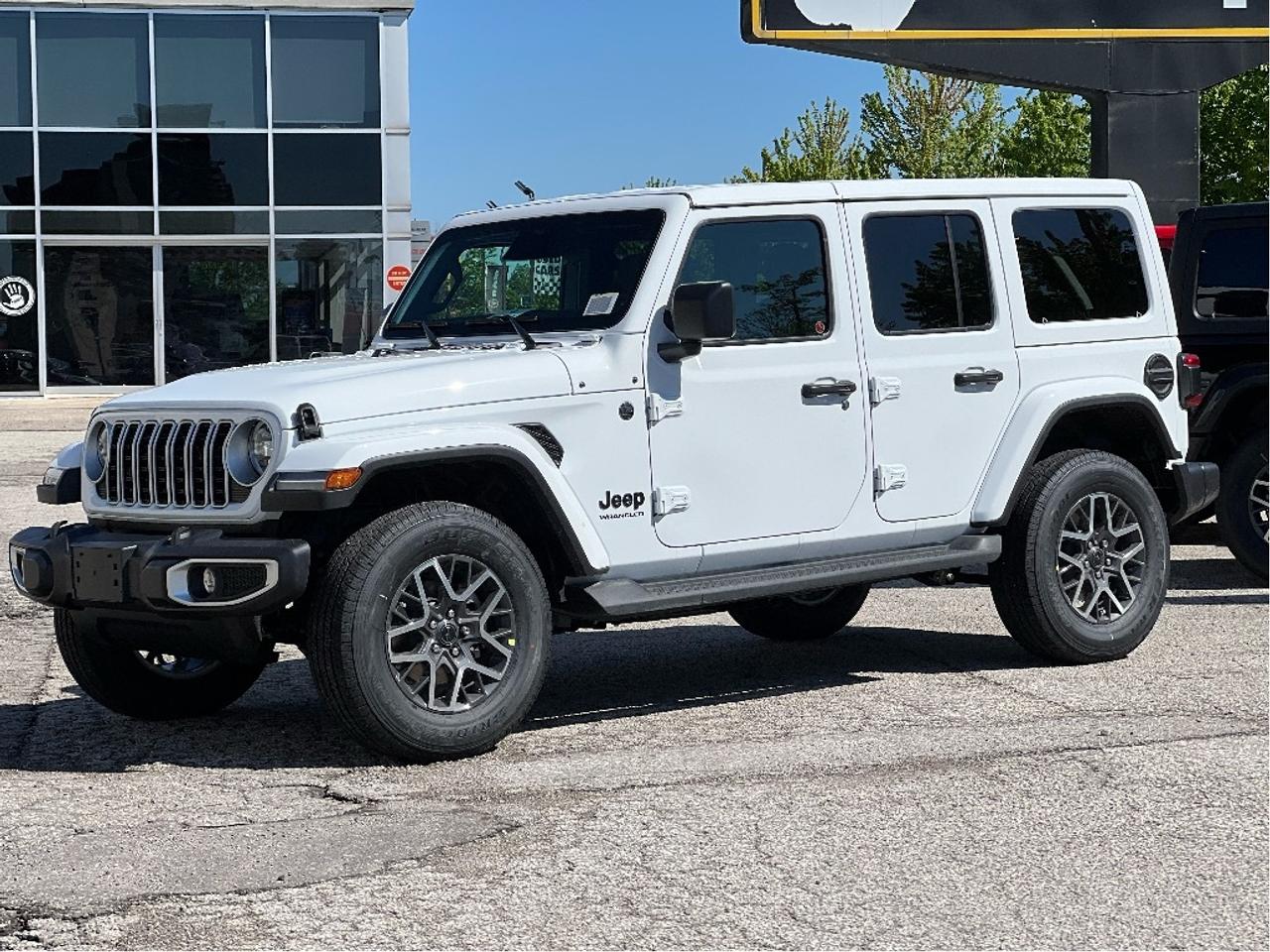 2025 Jeep Wrangler Sahara 4x4 w/Body Colour Hardtop, Side Steps Photo